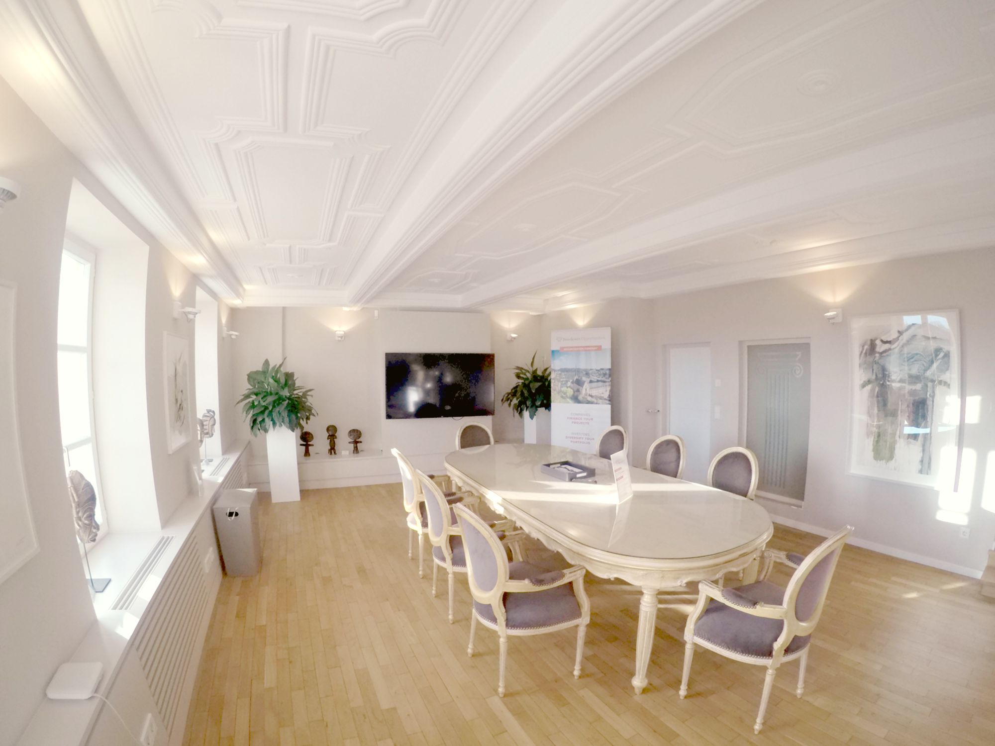 City Center - 1 Bedroom Charming Demo Apartment