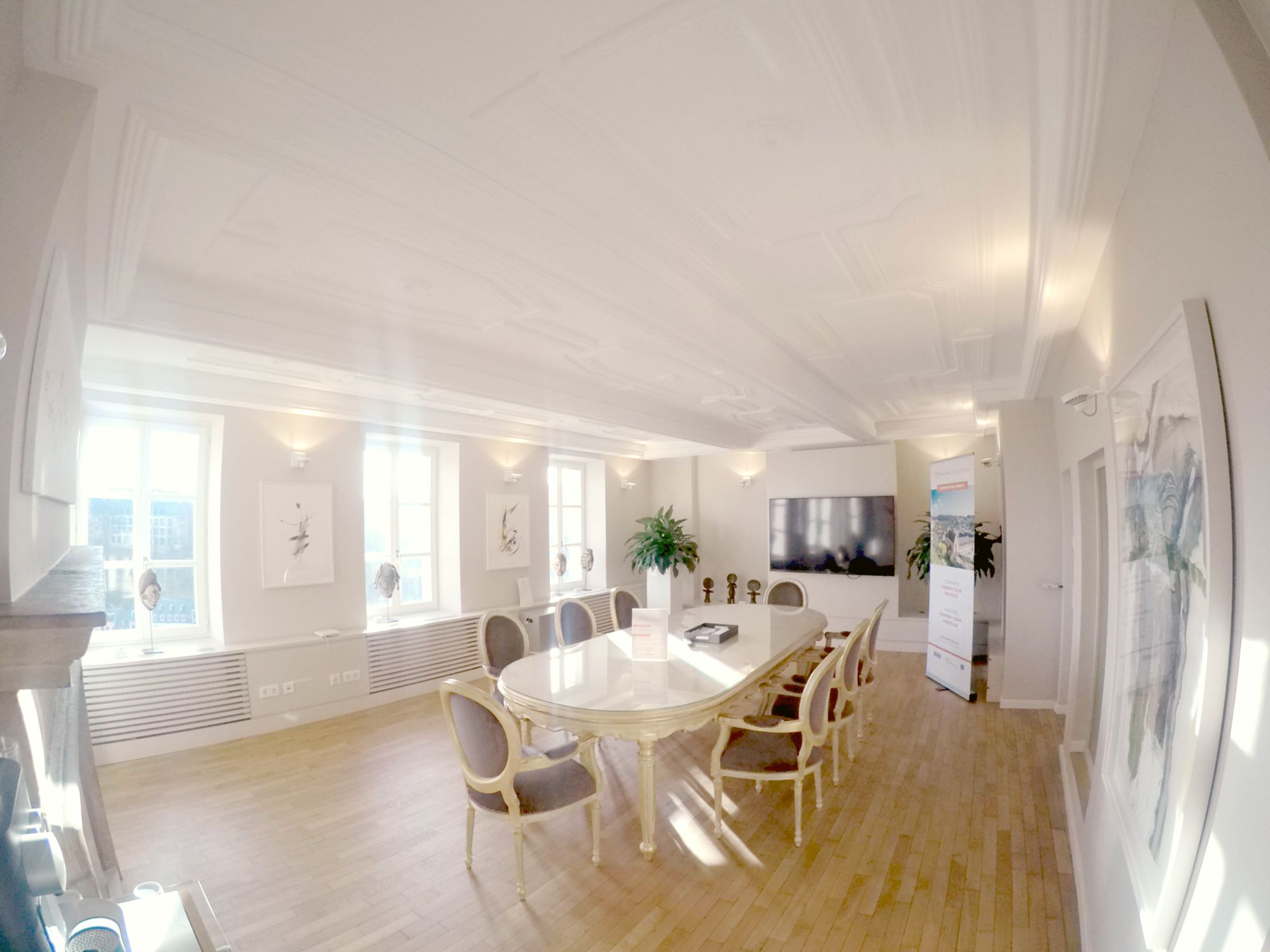 City Center - 1 Bedroom Charming Demo Apartment