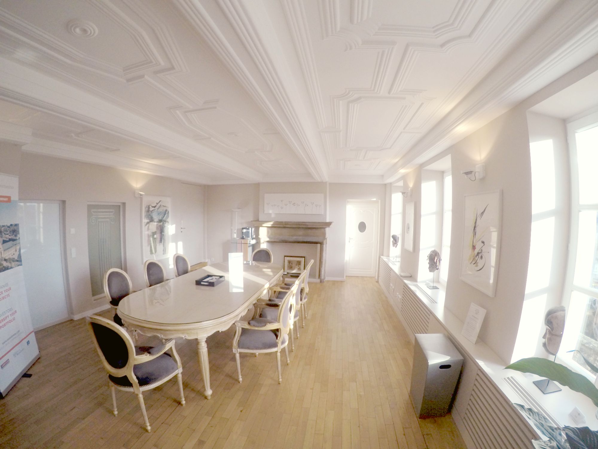 City Center - 1 Bedroom Charming Demo Apartment