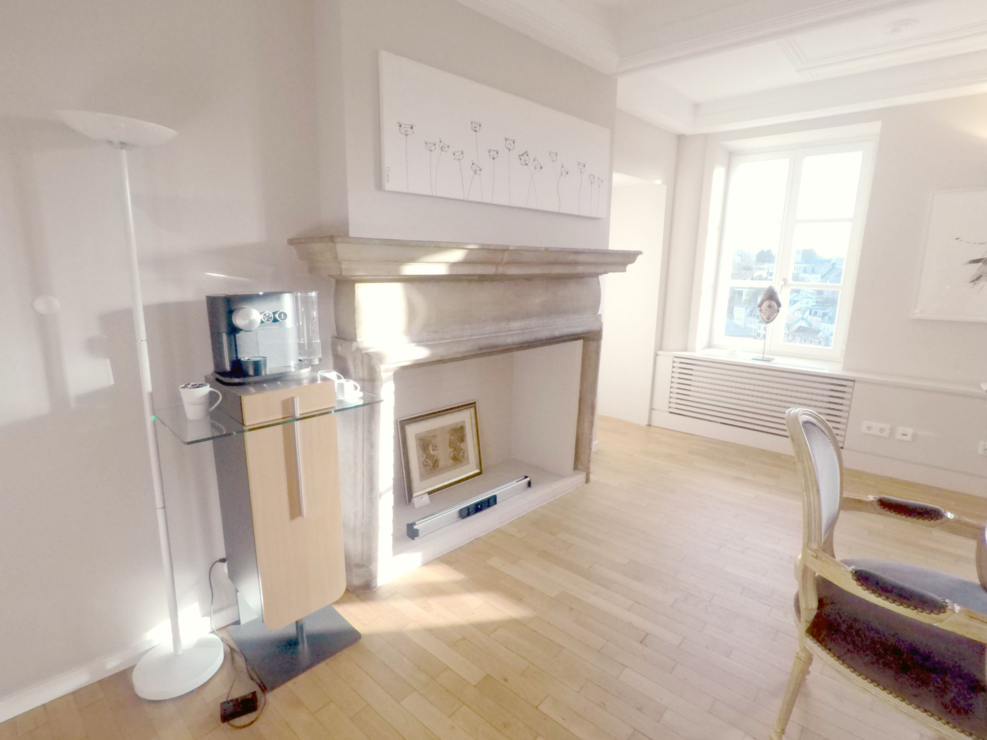 City Center - 1 Bedroom Charming Demo Apartment