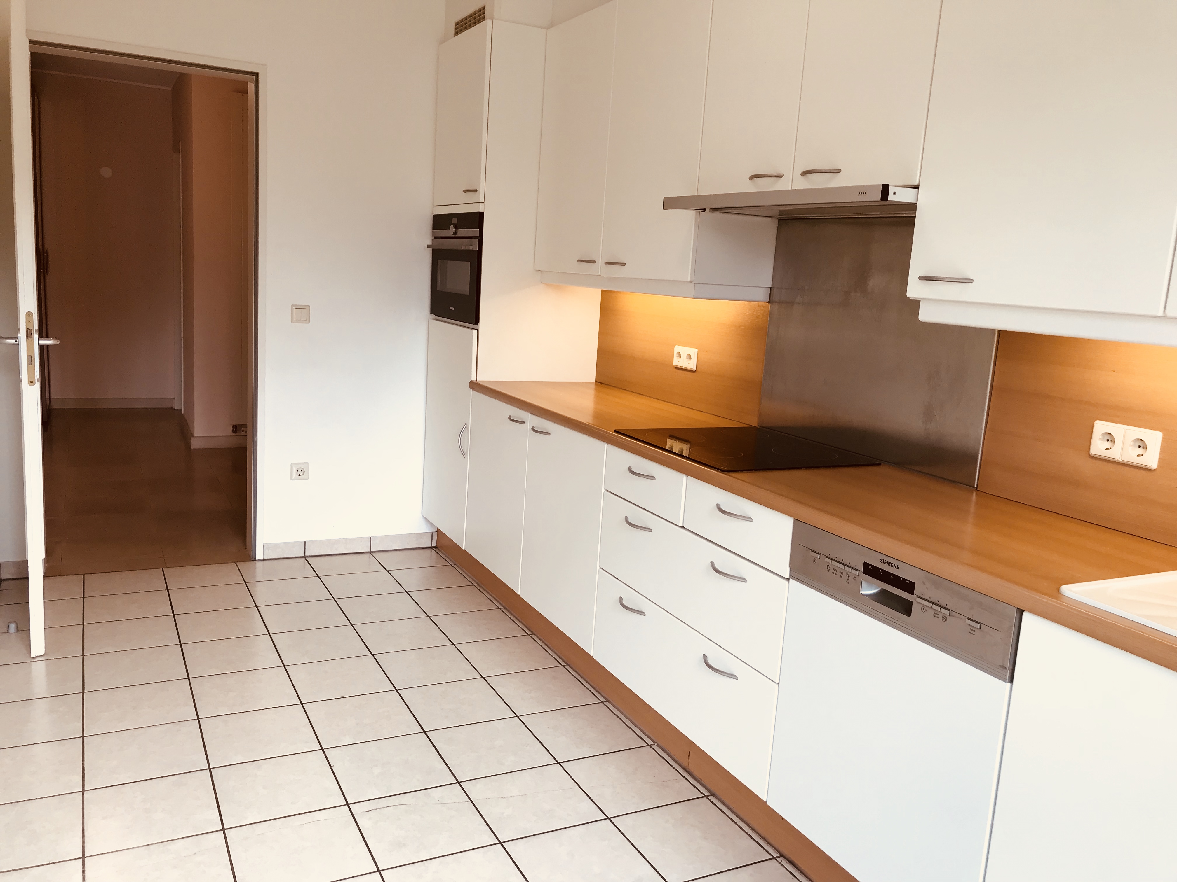 Belair - 2 Bedroom 100sqm Apartment includes Balcony and Parking, next to Bus stop