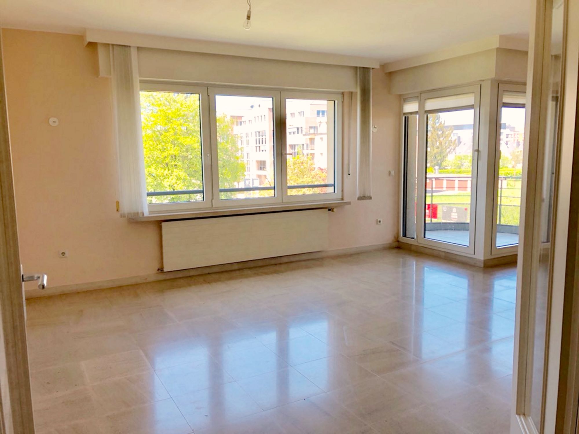 Belair - 2 Bedroom 100sqm Apartment includes Balcony and Parking, next to Bus stop