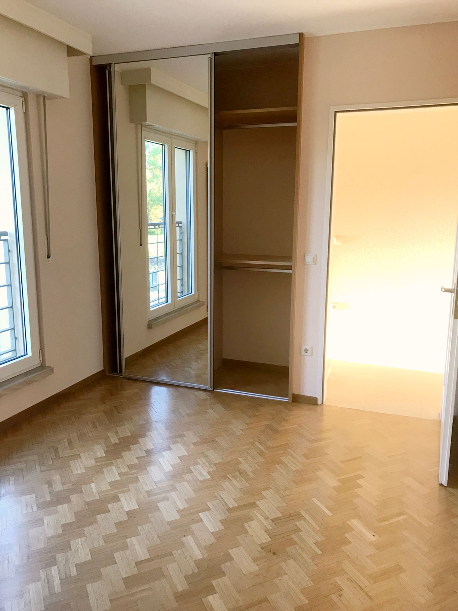 Belair - 2 Bedroom 100sqm Apartment includes Balcony and Parking, next to Bus stop