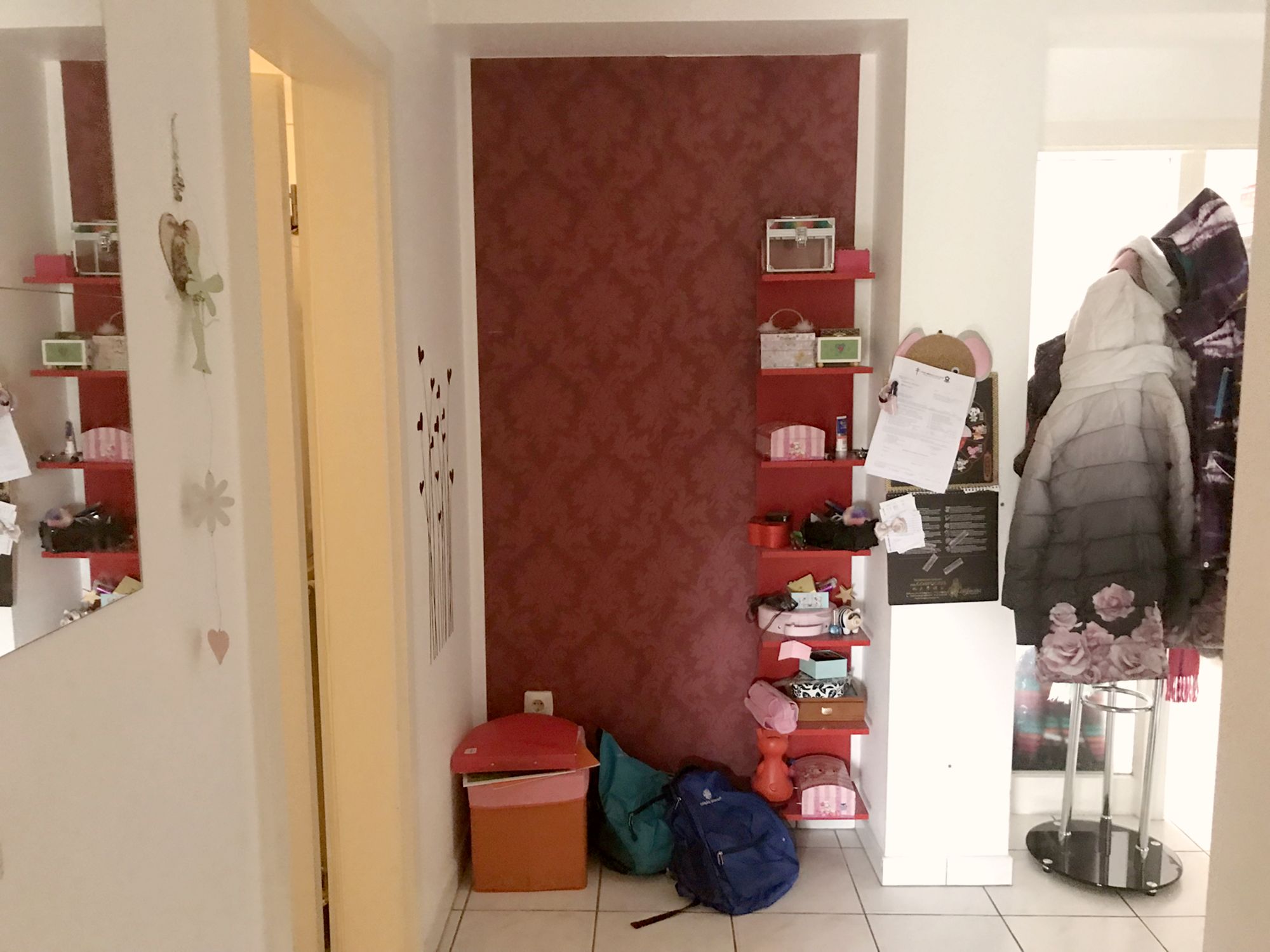 Strassen - 1 Bedroom Apartment with Indoor Parking and Balcony
