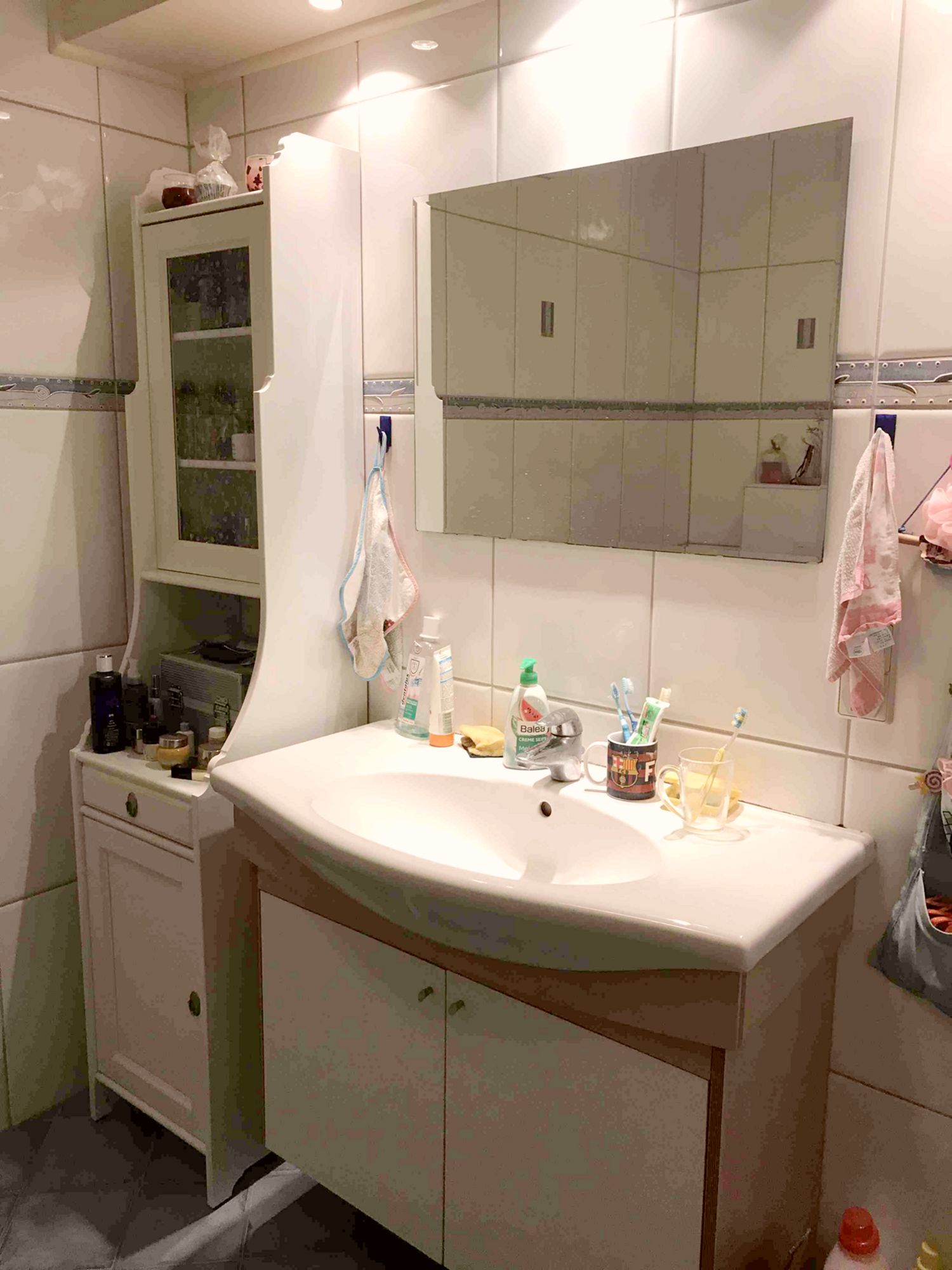 Strassen - 1 Bedroom Apartment with Indoor Parking and Balcony
