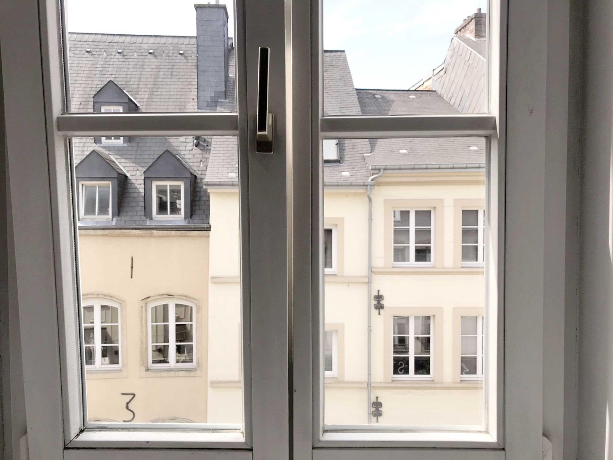 City Center (S2) - Large and Bright Furnished Duplex Studio Morden