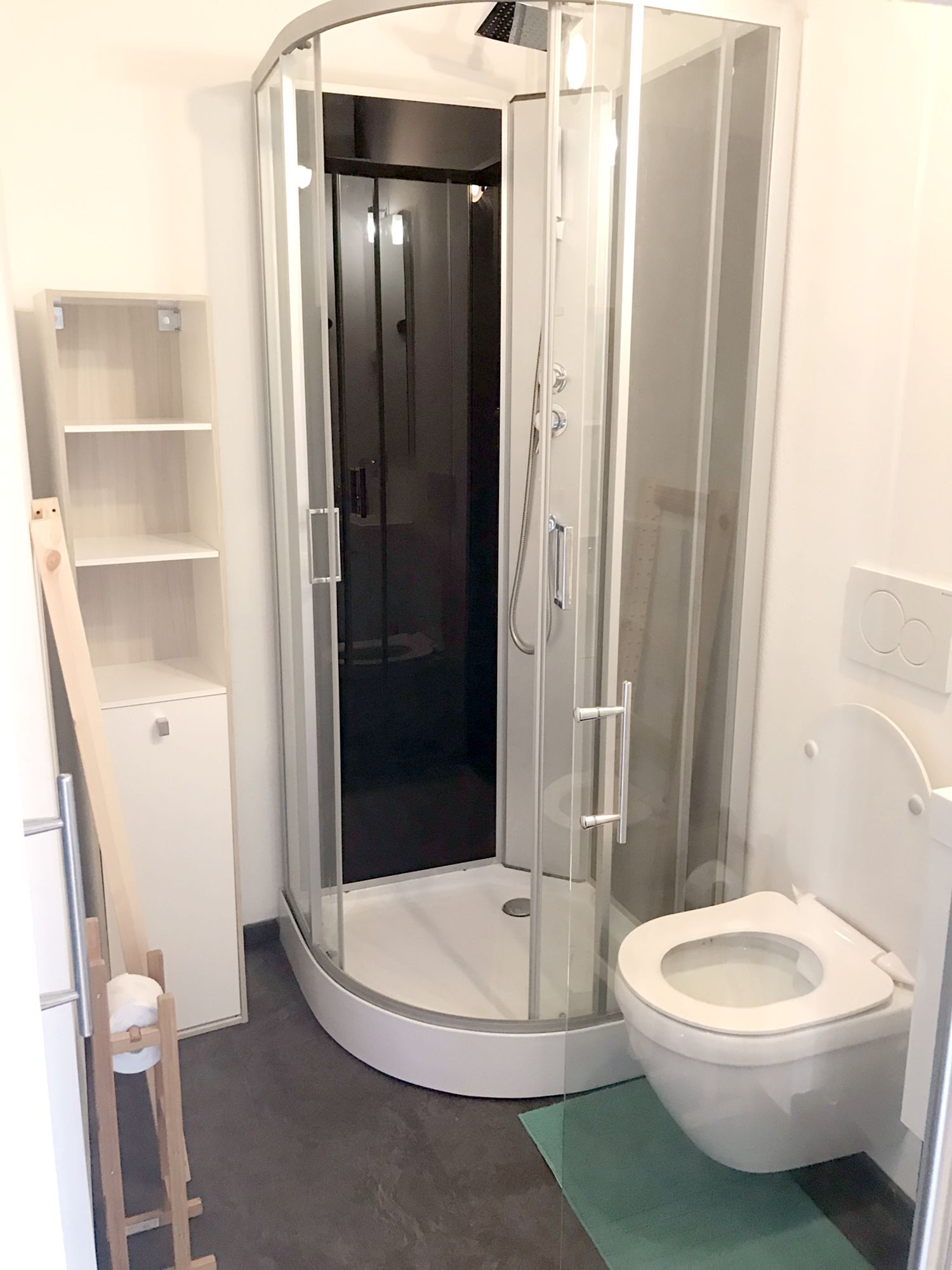 City Center (S2) - Large and Bright Furnished Duplex Studio Morden