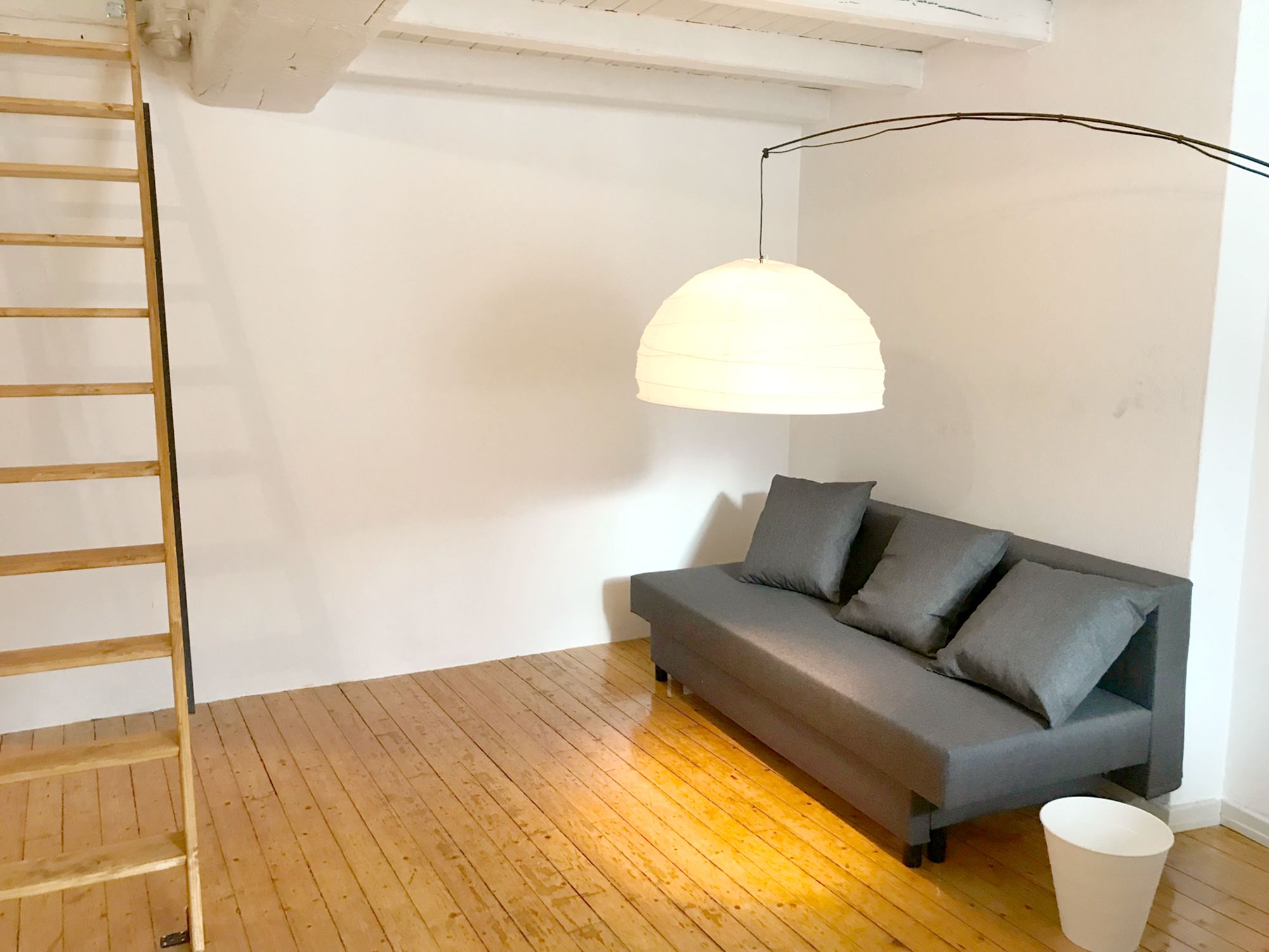 City Center (S2) - Large and Bright Furnished Duplex Studio Morden