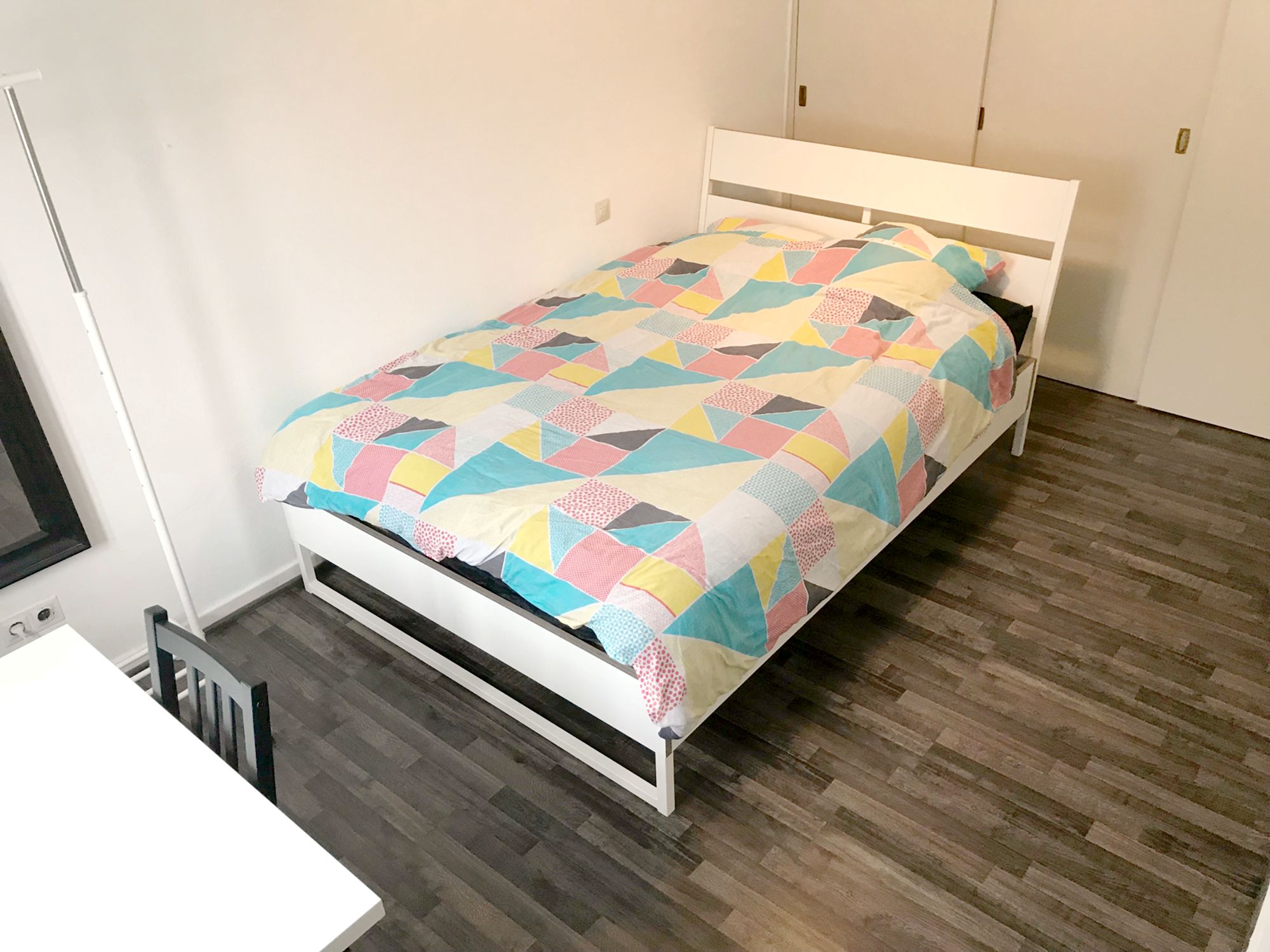 City Center (R4) - 1 Furnished Room to Share in 2-bed apartment,