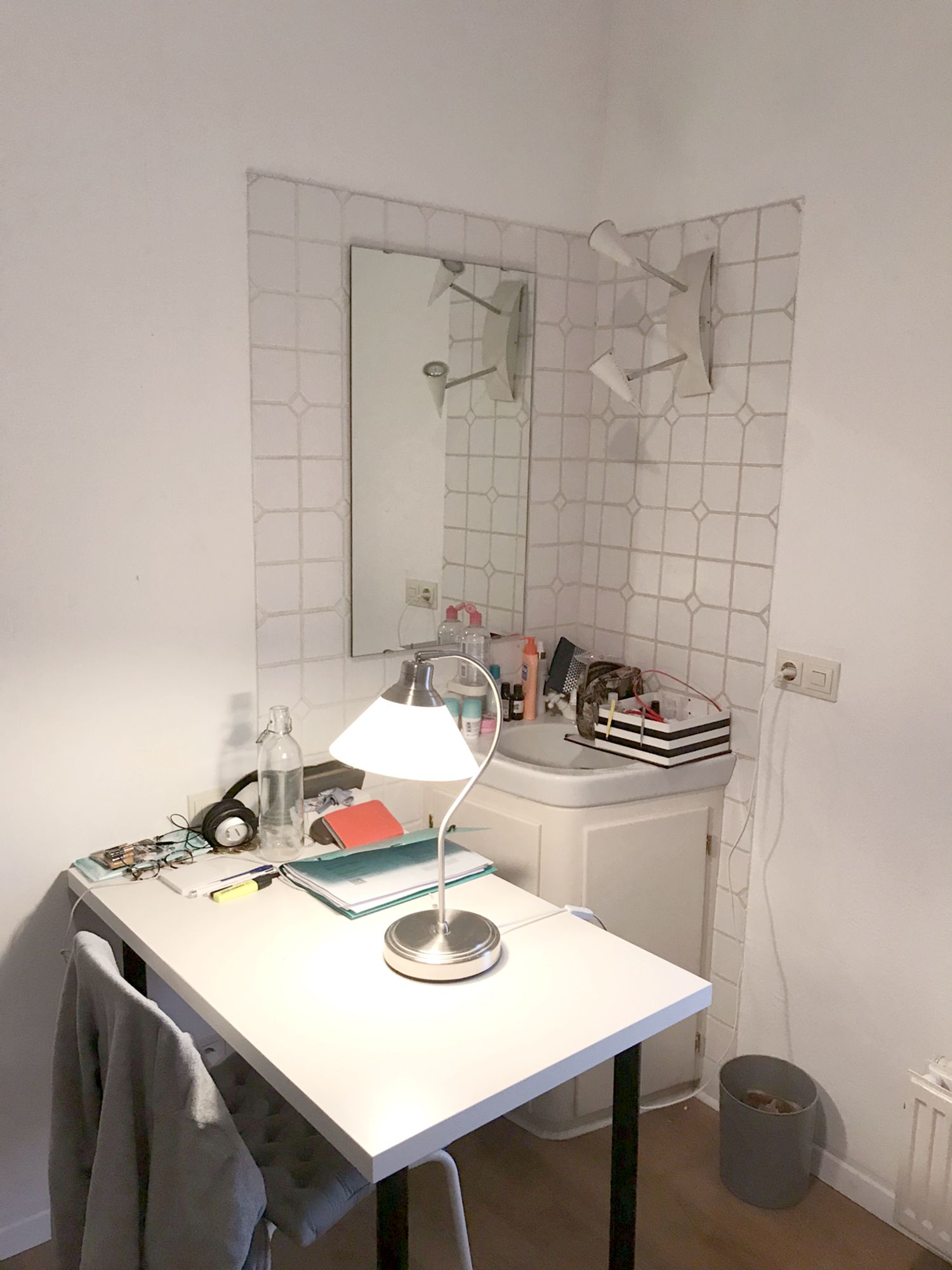 City Center (R5) - 1 Furnished Room to Share in 2-bed apartment, Facing Quite Court Yard