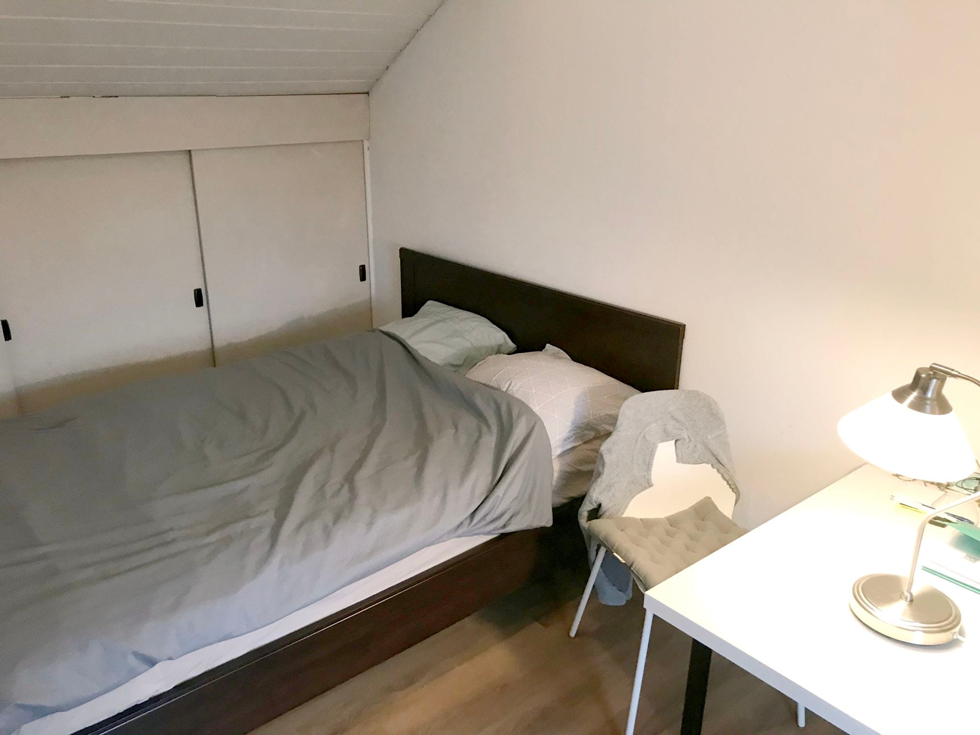 City Center (R5) - 1 Furnished Room to Share in 2-bed apartment, Facing Quite Court Yard