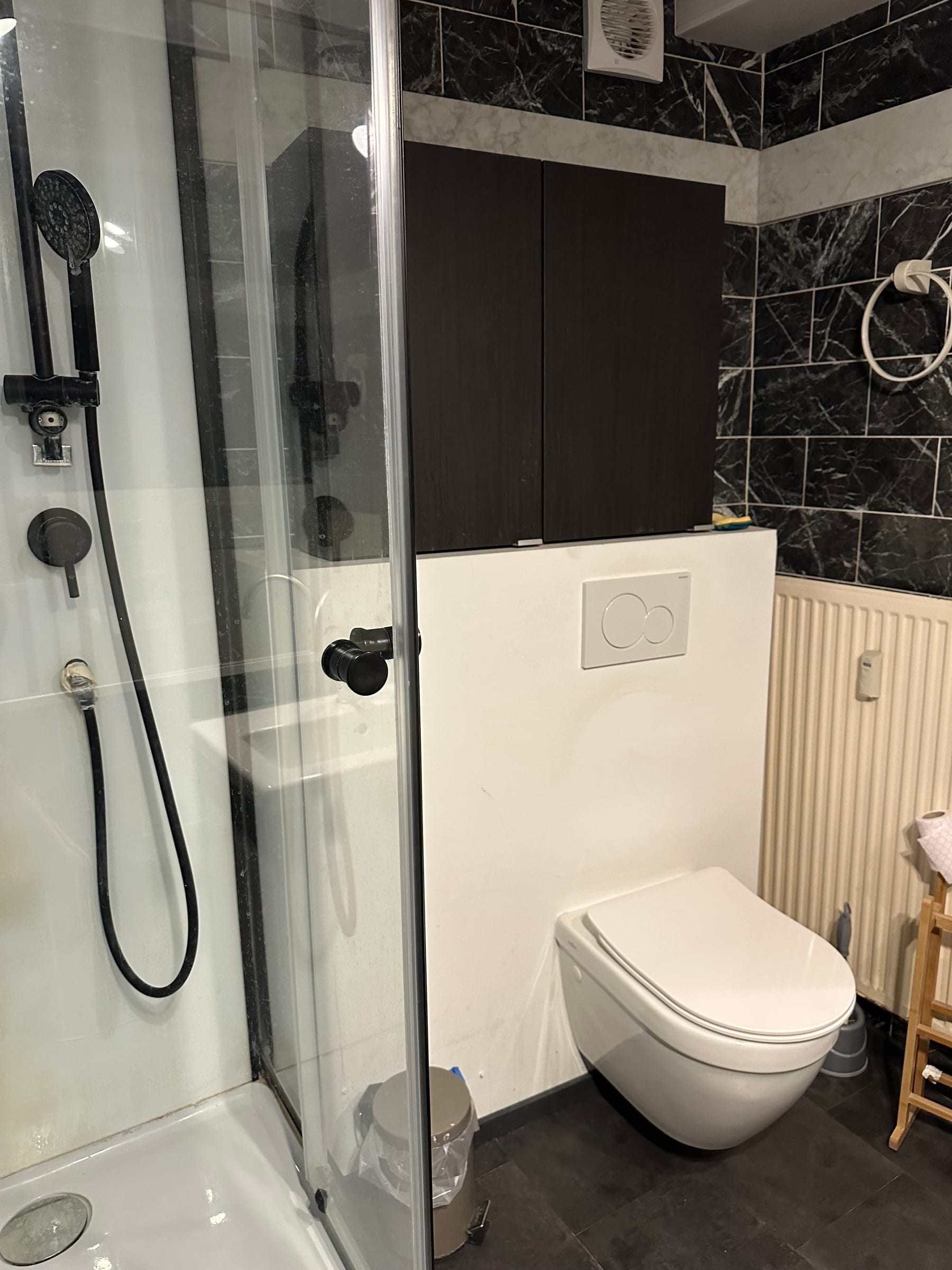 City Center (R5) - 1 Furnished Room to Share in 2-bed apartment, Facing Quite Court Yard