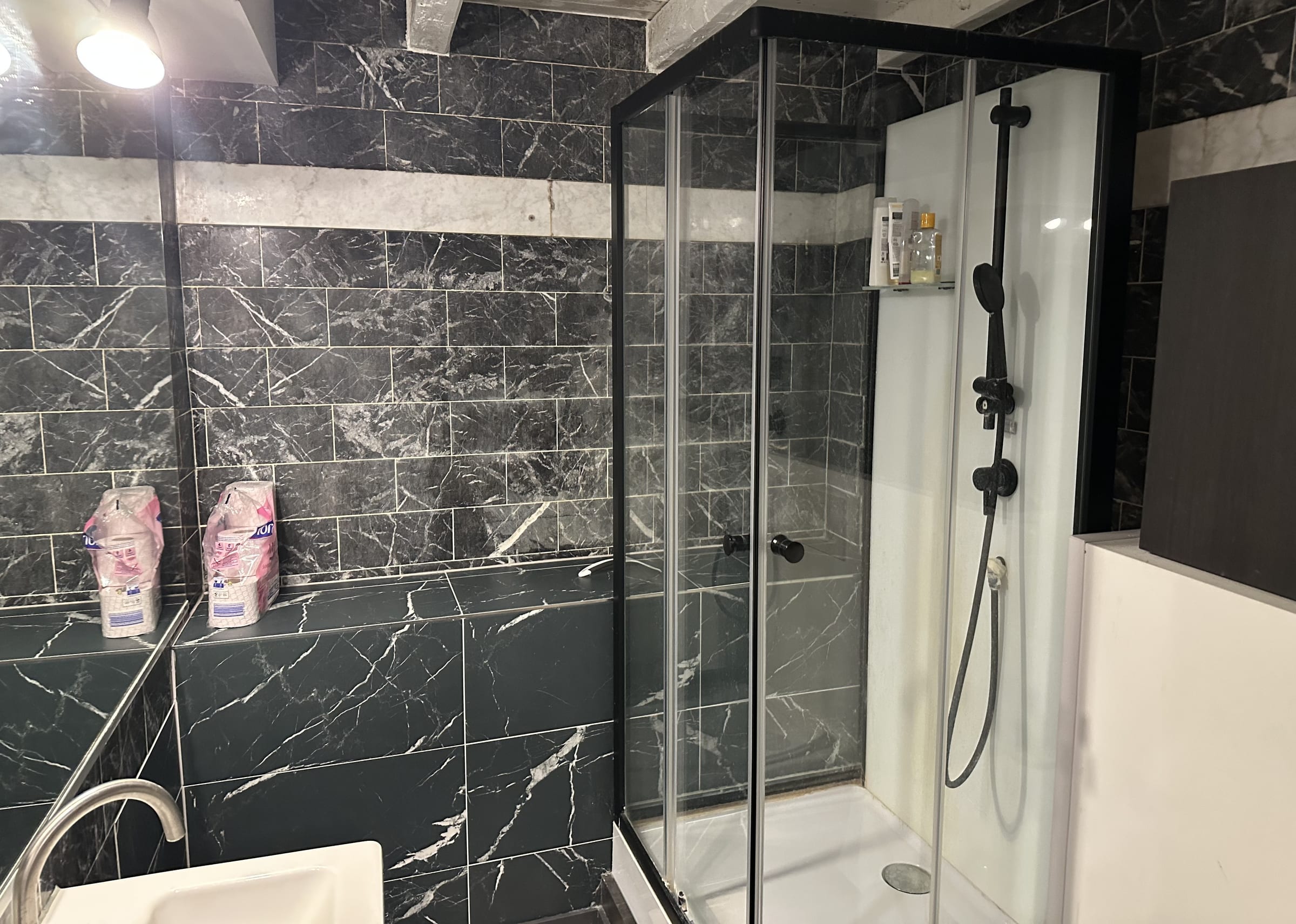 City Center (R5) - 1 Furnished Room to Share in 2-bed apartment, Facing Quite Court Yard