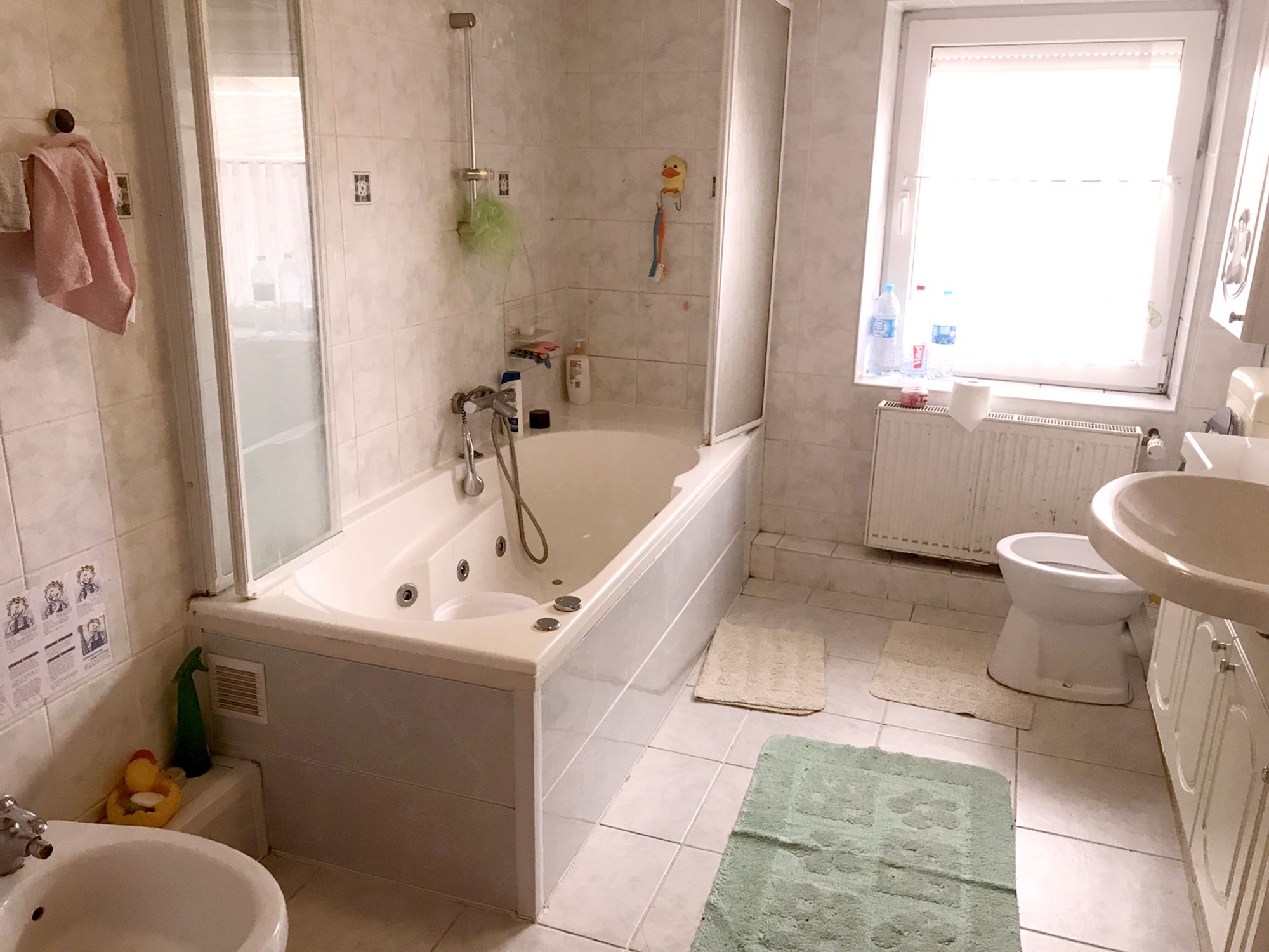 Outter City Bivange - 3 Bedroom Apartment with 2 Parking and Garden, Shared Kitchen