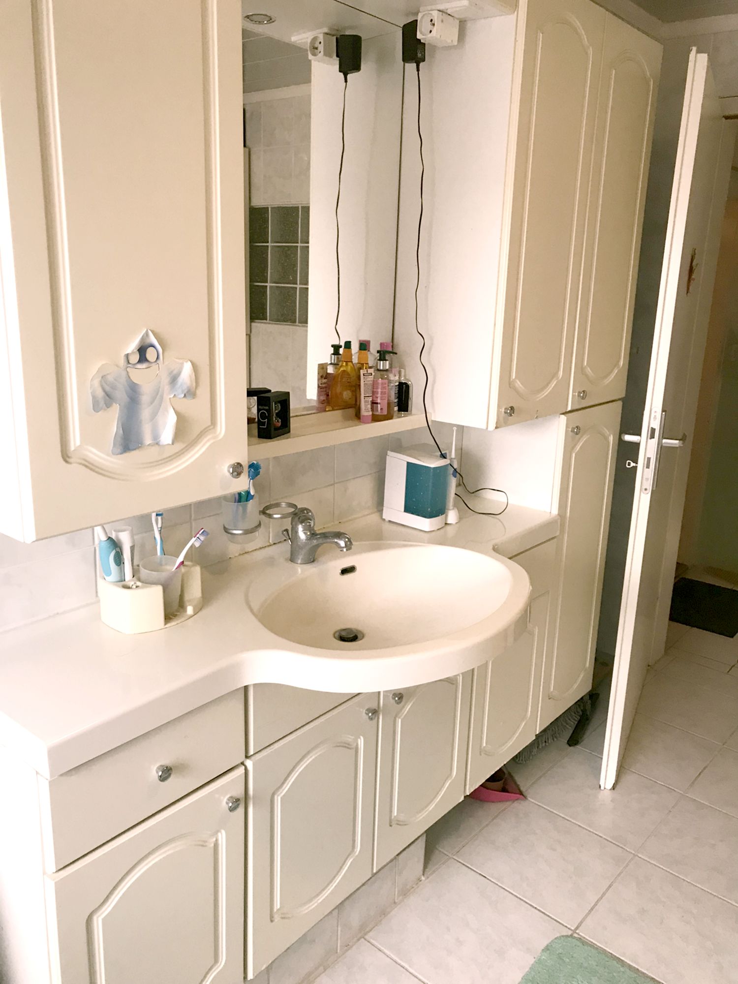 Outter City Bivange - 3 Bedroom Apartment with 2 Parking and Garden, Shared Kitchen