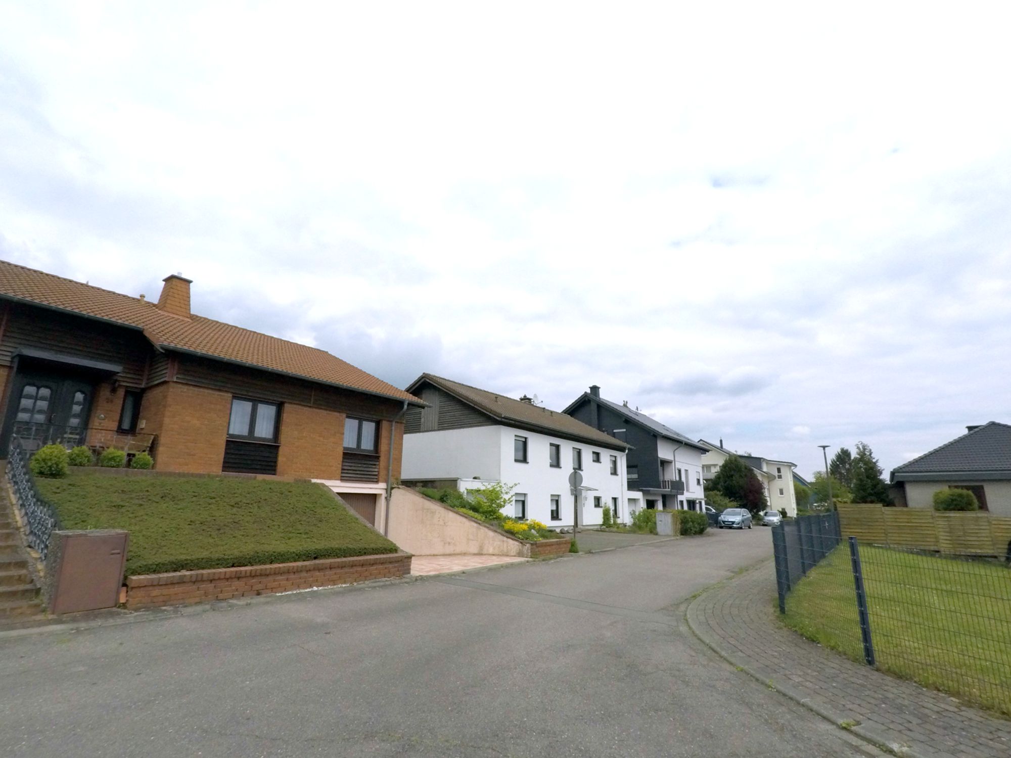 Trierweiler - House 4 Bedrooms 2 Garages with Large Garden Bright Living Room for sale